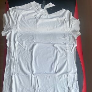 Brand new Alphalete Premium Stepped Hem T-Shirt